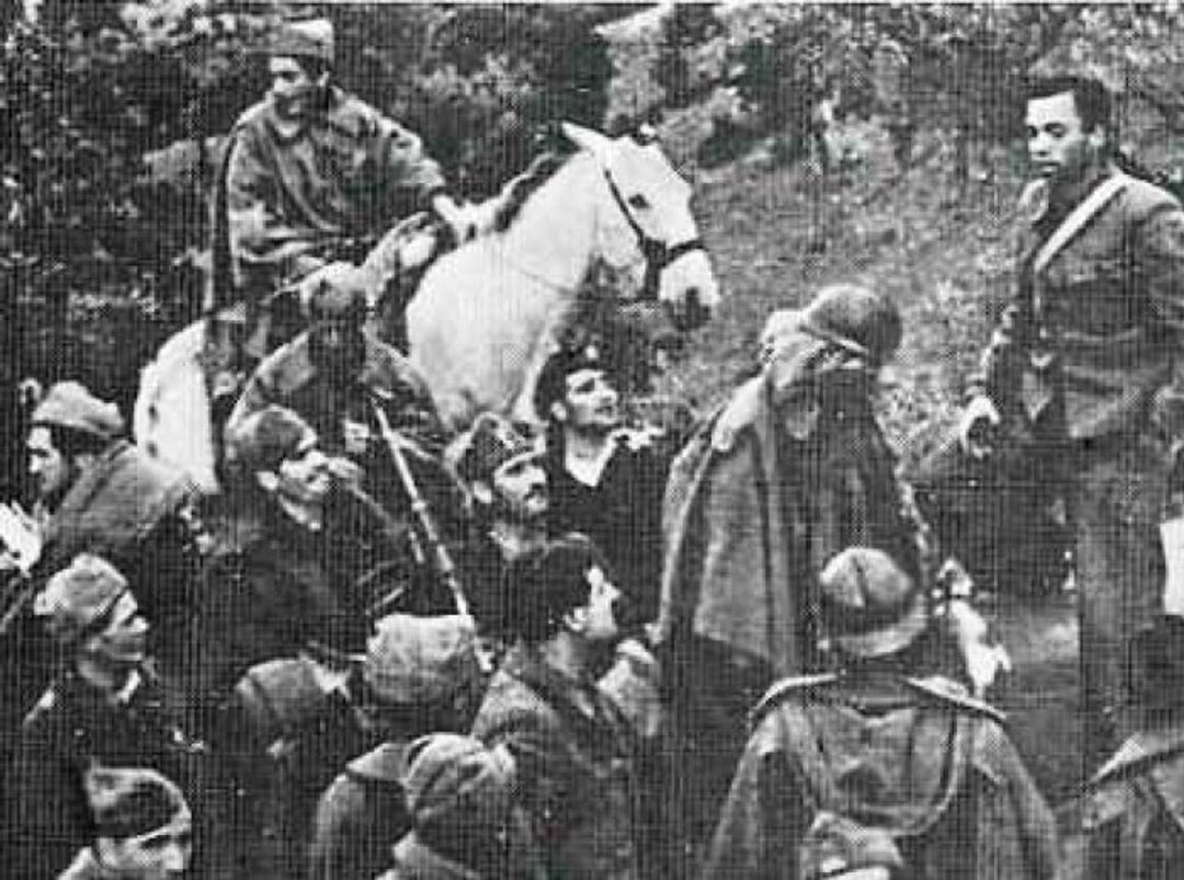 El poeta Miguel Hernández en la Sierra de Yelbes (Medellín)