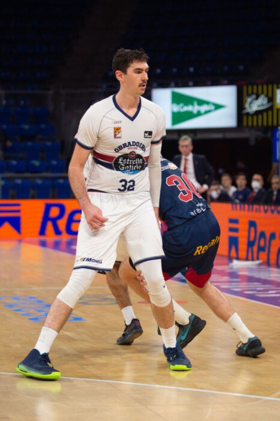 Jake Cohen fue el mejor de los obadoiristas en el partido ante Baskonia