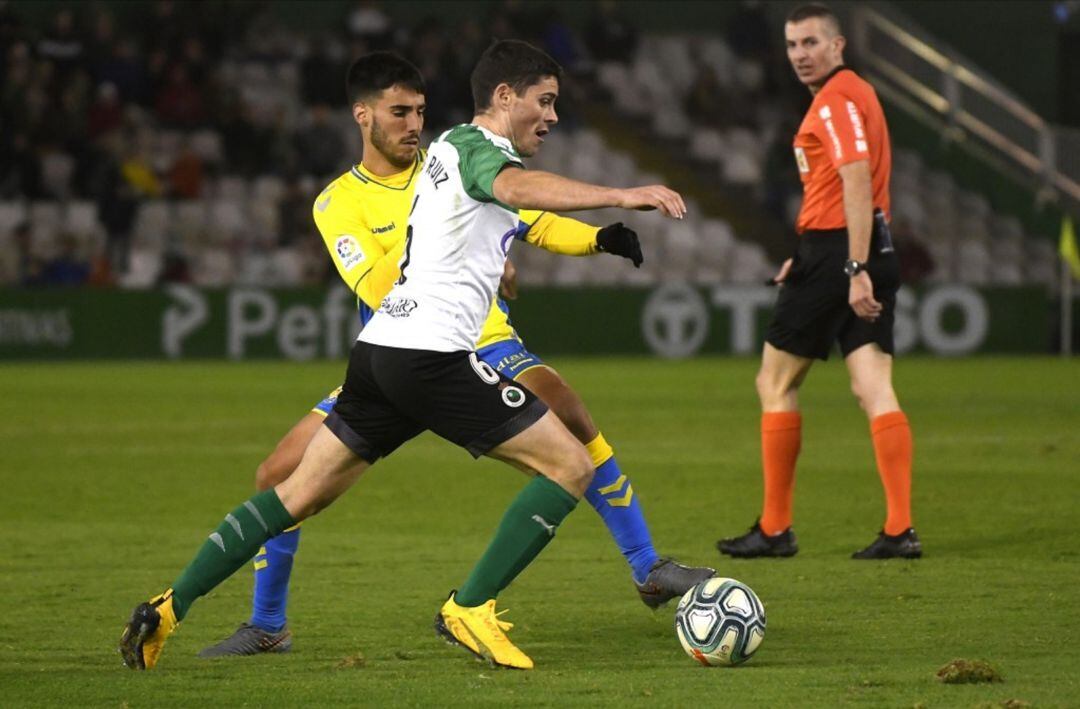 Sergio Ruiz durante el partido contra la UDLP en El Sardinero