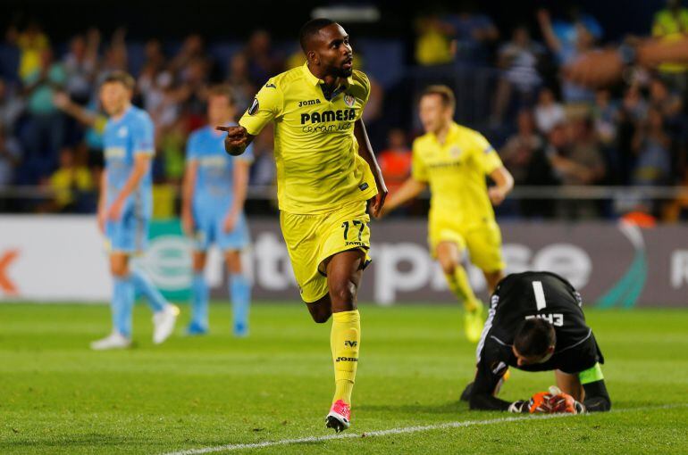 Cedric Bakambu tras marcar el segundo gol del Villarreal.