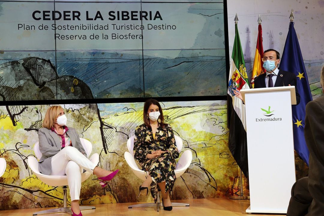 Miguel Ángel Gallardo en la presentación de La Siberia en Fitur.