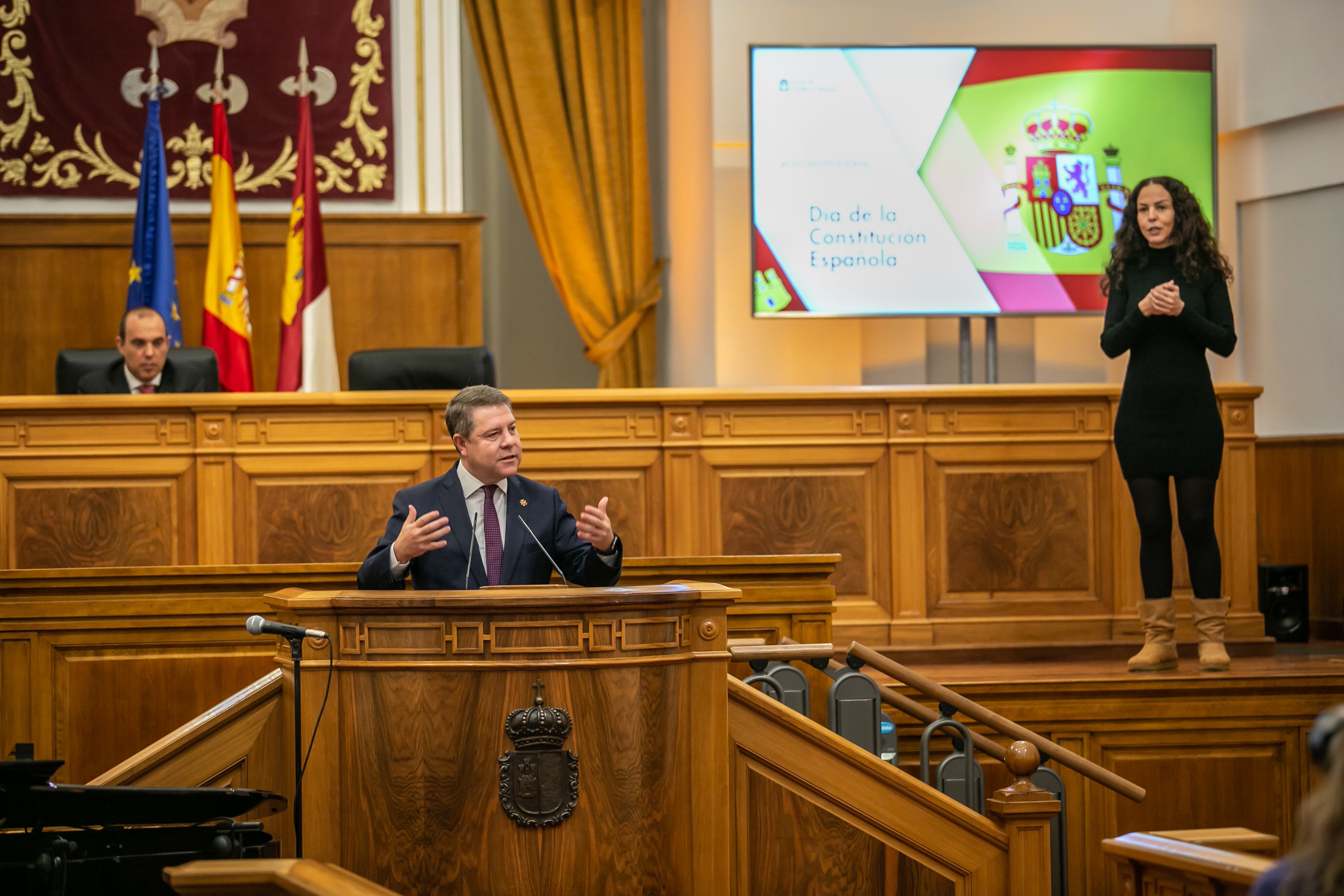 Emiliano García-Page durante el acto por el Día de la Constitución en las Cortes de Castilla-La Mancha