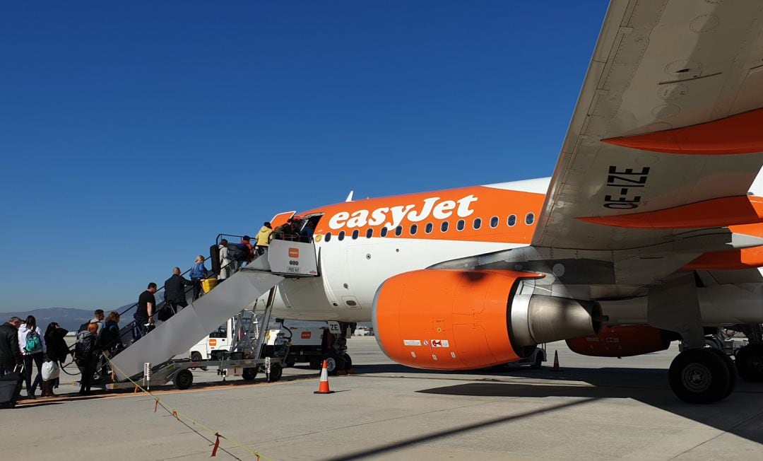 Foto de archivo de un avión de EasyJet en el Aeropuerto de Granada-Jaén