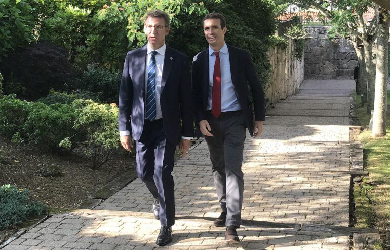 Alberto Núñez Feijóo y Pablo Casado, en Santiago