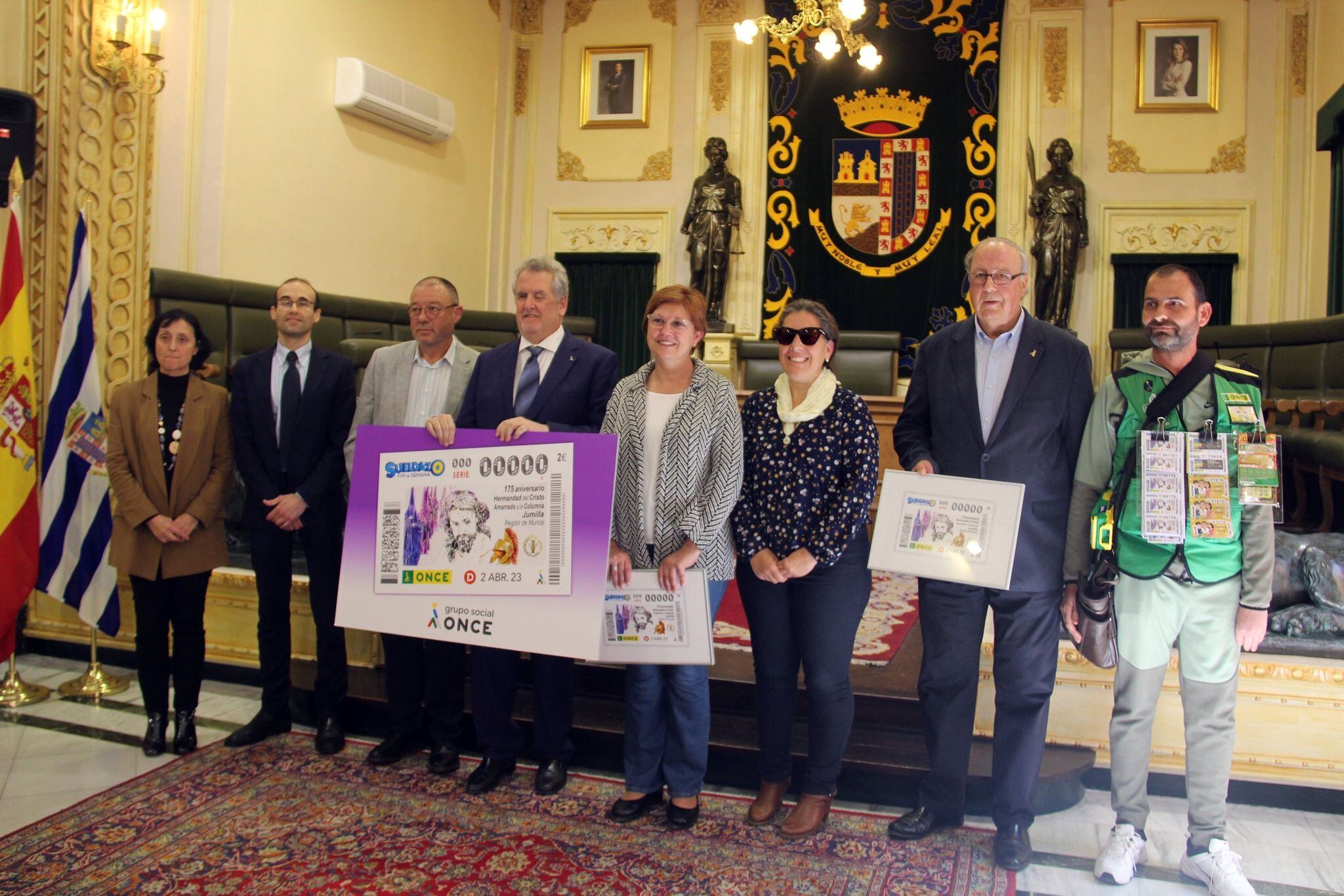 Durante la presentación del cupón en el Ayuntamiento de Jumilla