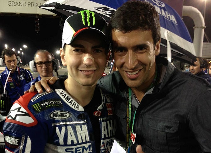 Raúl, junto a Lorenzo, en el circuito de Losail