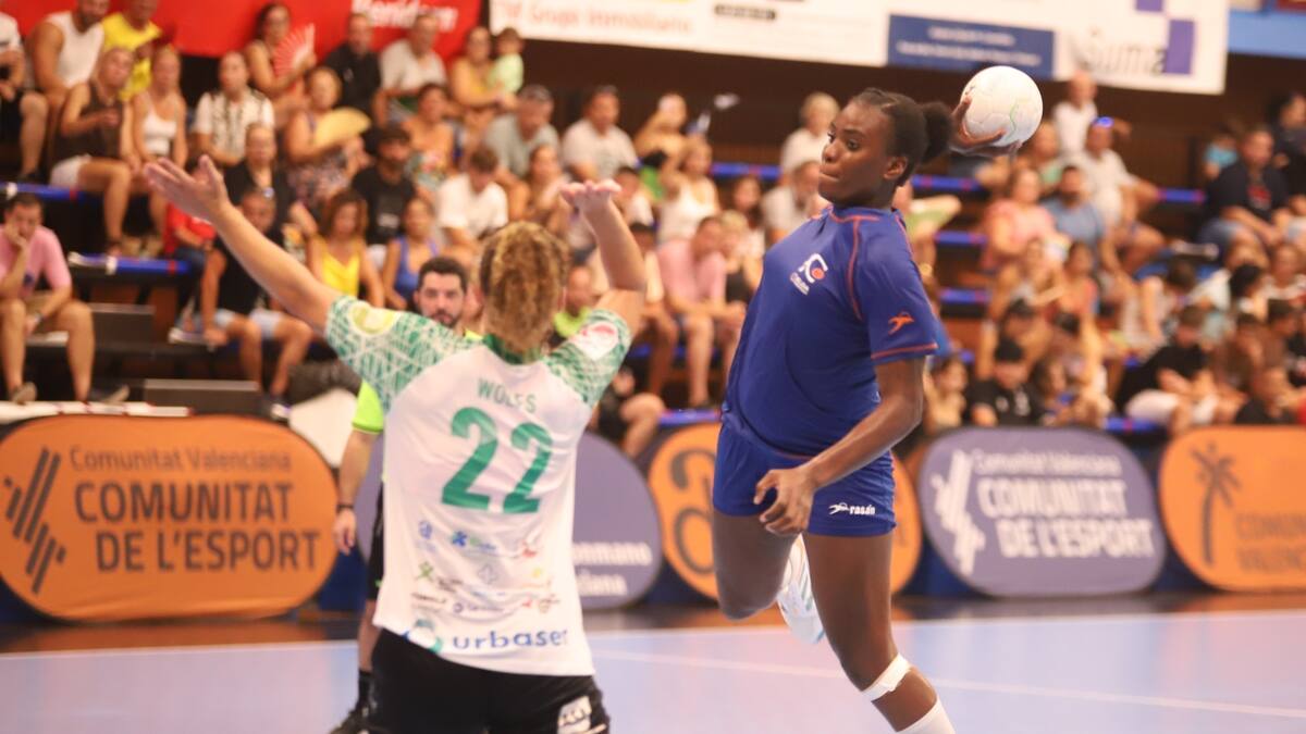 El Elda Prestigio pierde ante un AtticGo Elche mucho más experimentado (33-27)