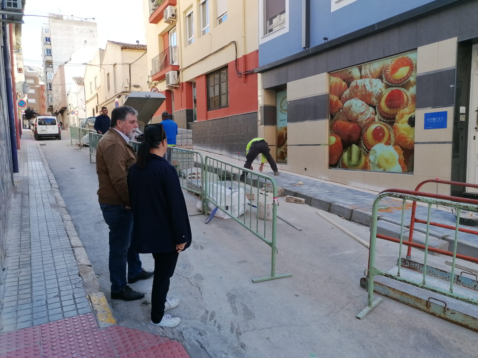 Visita a las obras por el alcalde y la concejala de servicios