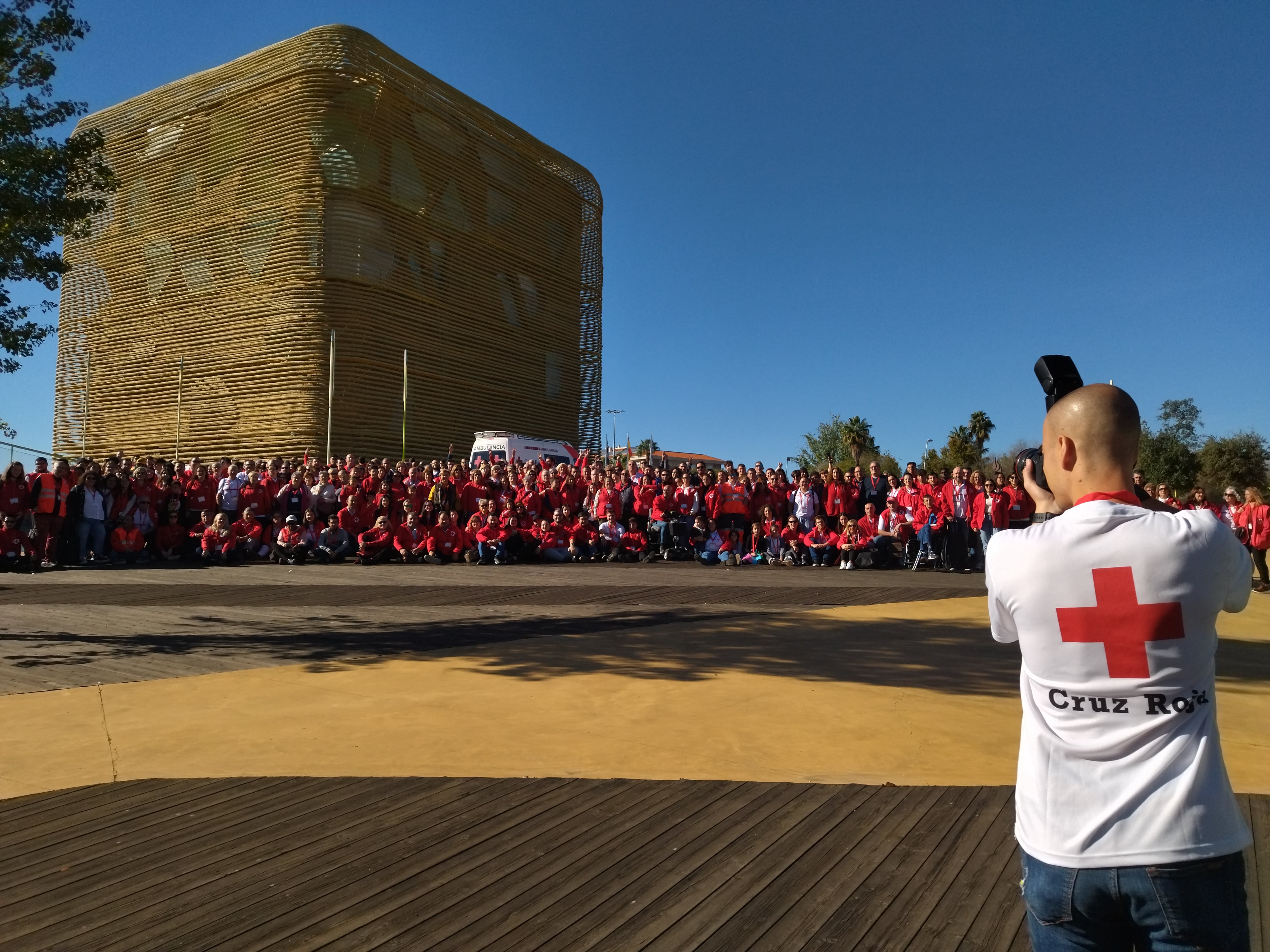 Foto de familia Día del Voluntariado Cruz Roja Extremadura