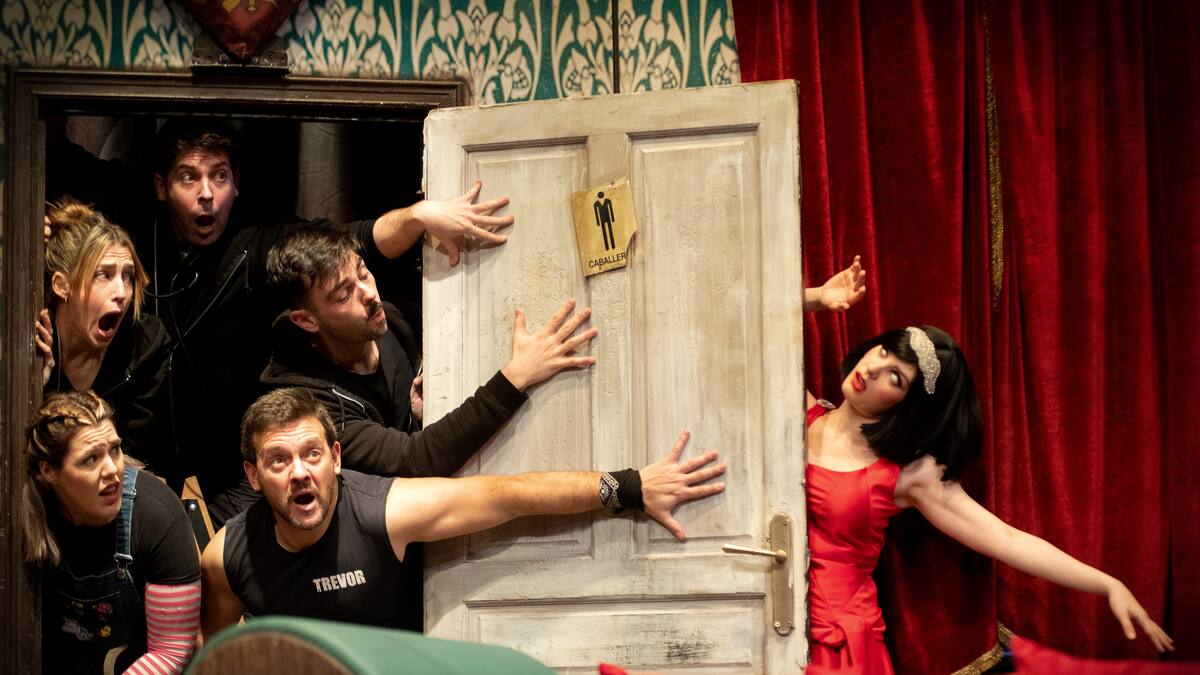 'La función que sale mal' devuelve el caos escénico al Teatro Olympia de València (24/03/2025)