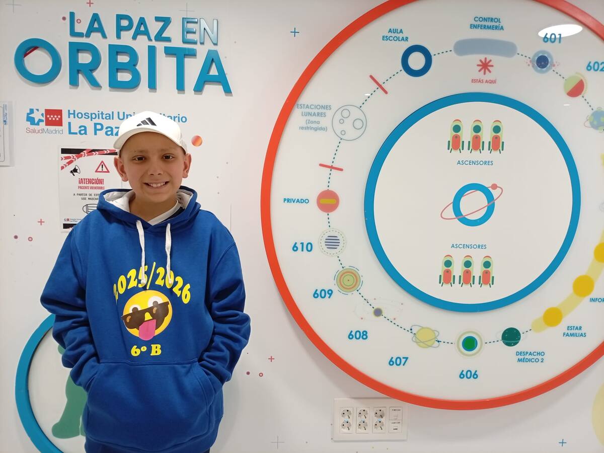 Adrián tiene 11 años, es alumno del Colegio Santo Tomás, seguidor del Atleti y tiene cáncer