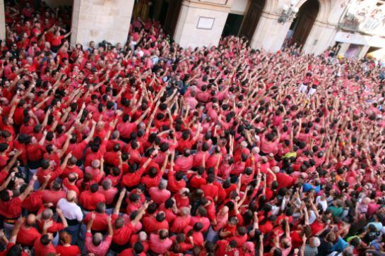 Imatge de les dues colles en plena diada de Santa Úrsula