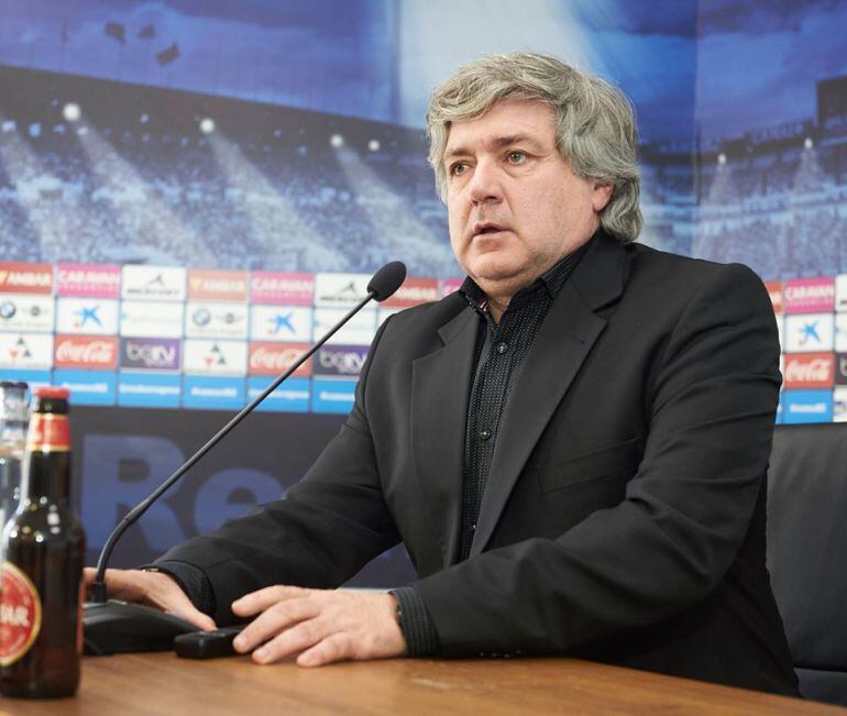 Narcís Juliá en la sala de prensa del Real Zaragoza en la Romareda