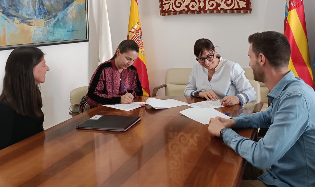 Firma del convenio con ADA