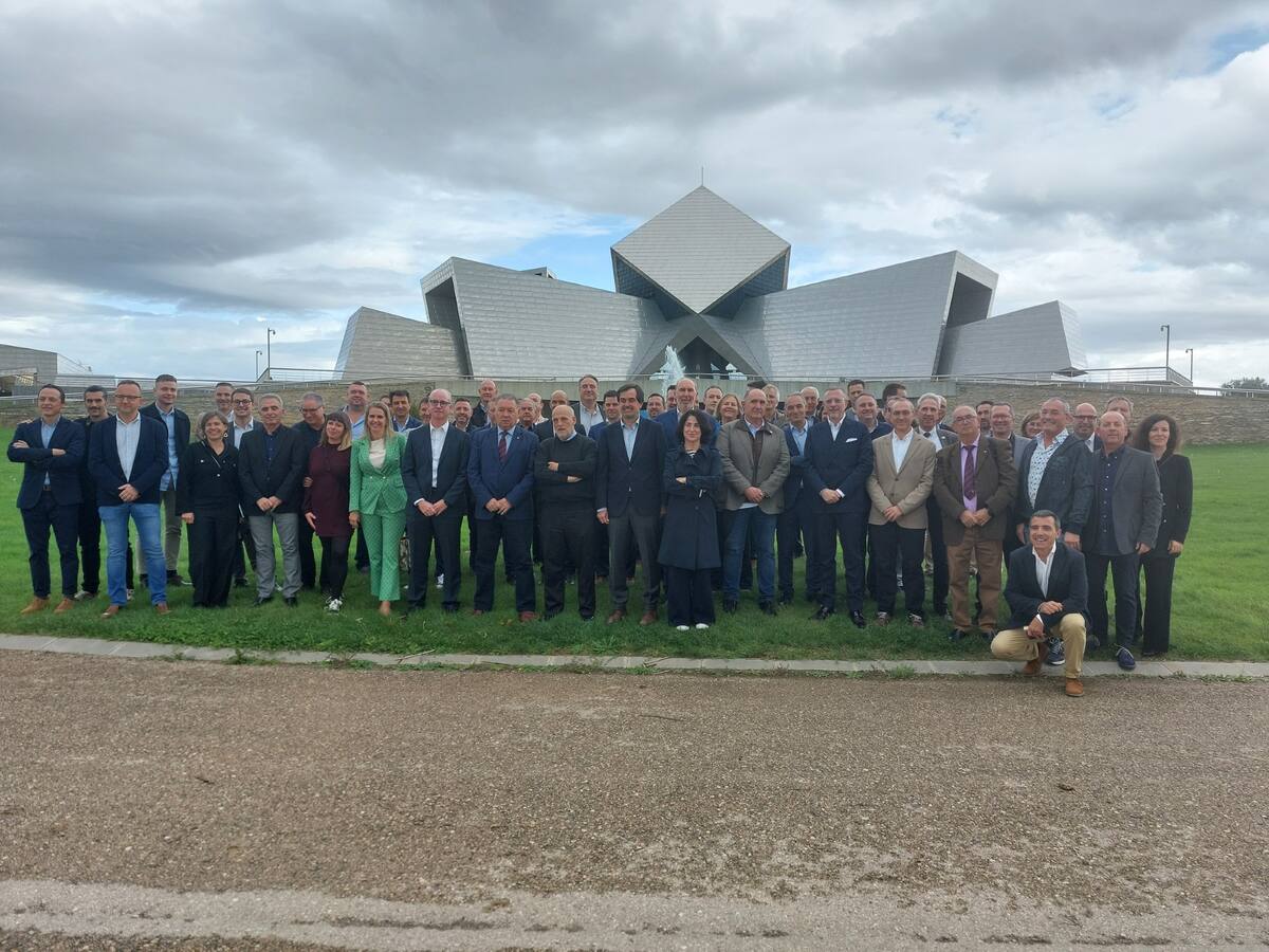 La SD Huesca quiere transmitir optimismo a sus patrocinadores y aficionados