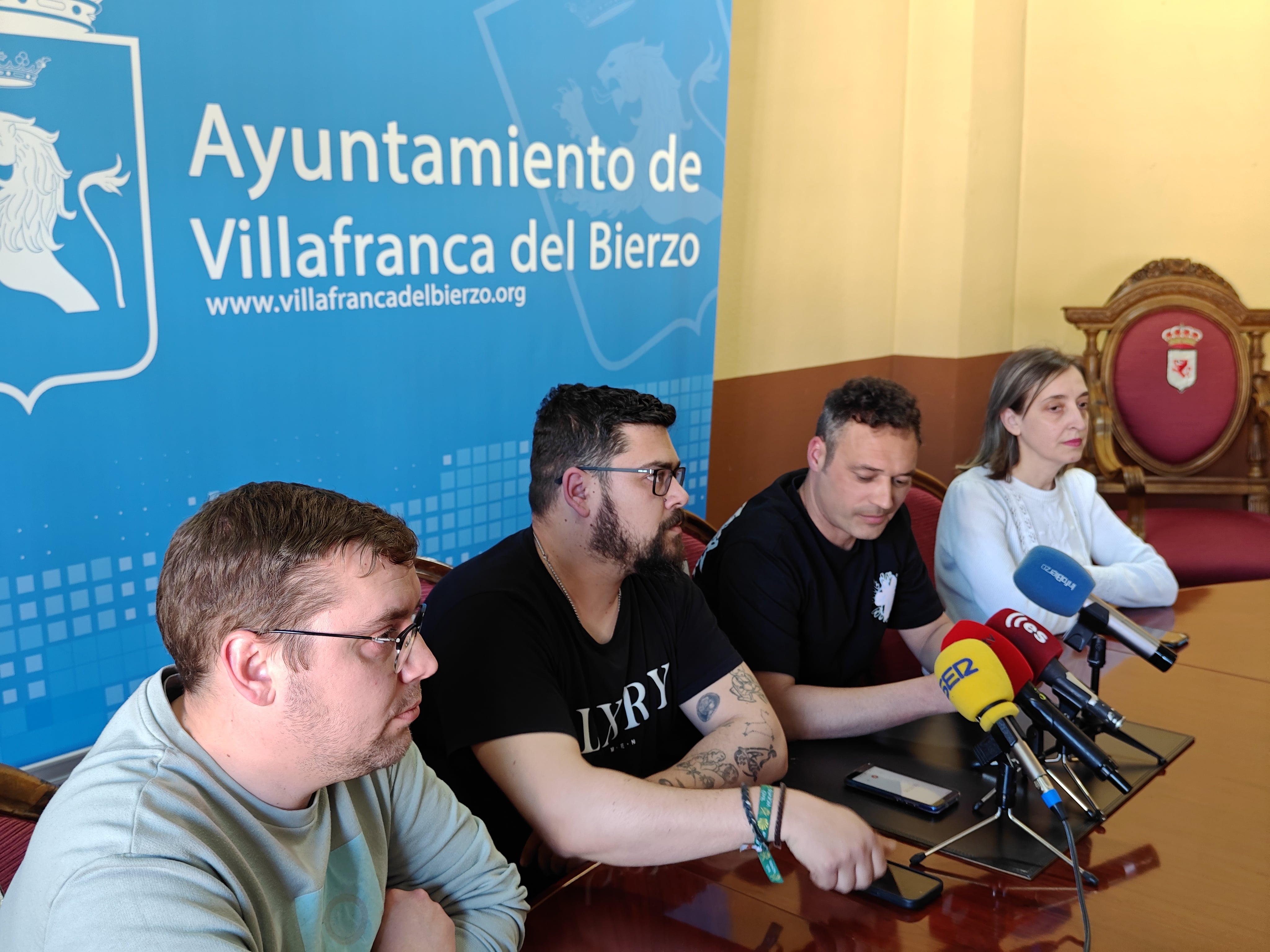 Los cuatro concejales que se van al grupo mixto