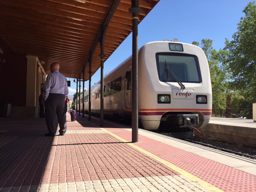 Estación de tren Lorca-Sutullena