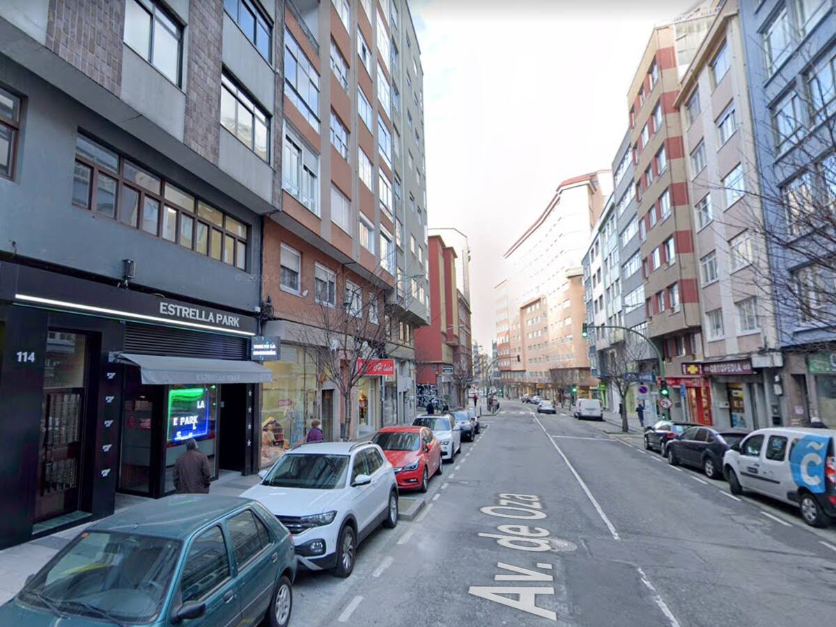 Los vecinos del 114 de la Avenida de Oza se movilizan reclamando tranquilidad