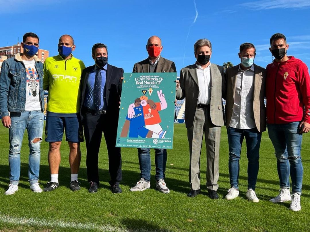 Imagen de la presentación del derbi benéfico navideño entre el UCAM Murcia CF y el Real Murcia