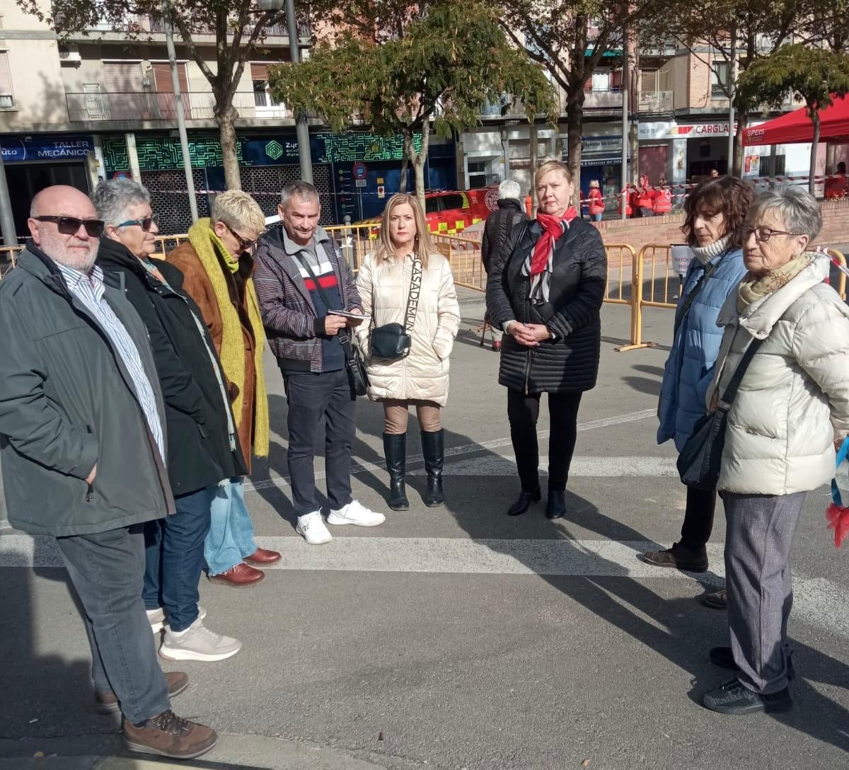 Representantes de Asociaciones de Vecinos y de otros colectivos, reunidos este sábado en la plaza Santa Clara