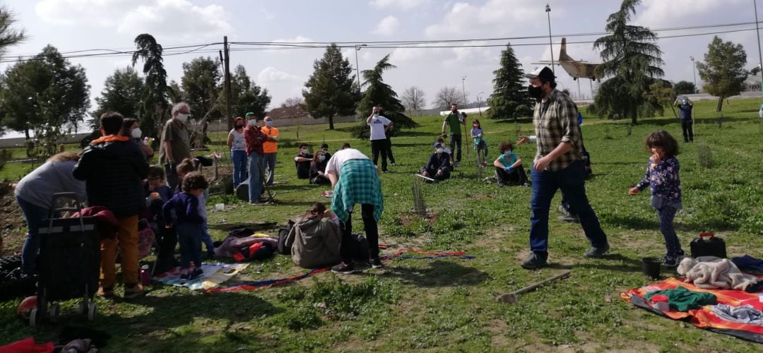 La iniciativa organiza plantaciones vecinales para crear este bosque en Perales del Río