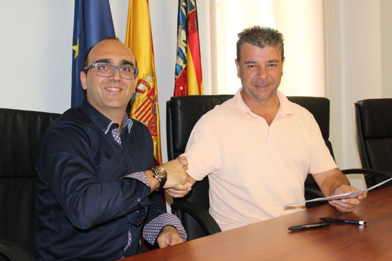 Vicent Molines, Vicepresidente de la Federació de Pilota Valenciana y Toni Colomer, concejal de Deportes.