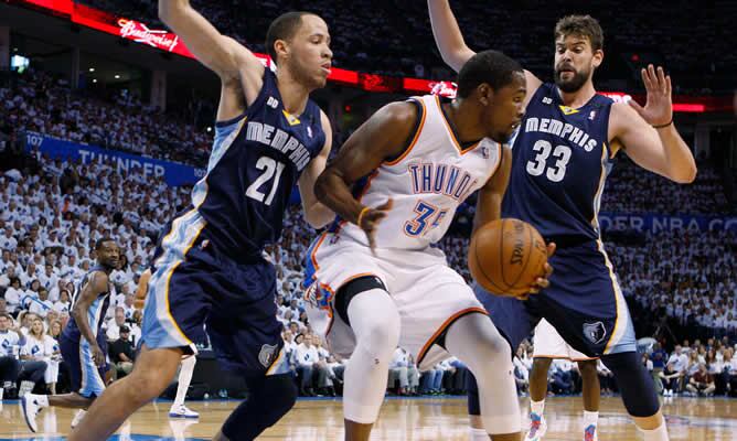 Kevin Durant y los Thunder chocaron todo el partido contra la pareja de interiores formada por Zach Randolph y Marc Gasol.