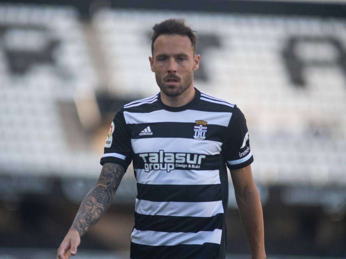 José Ángel: "Salir de descenso es anecdótico, pero estamos en el buen camino"