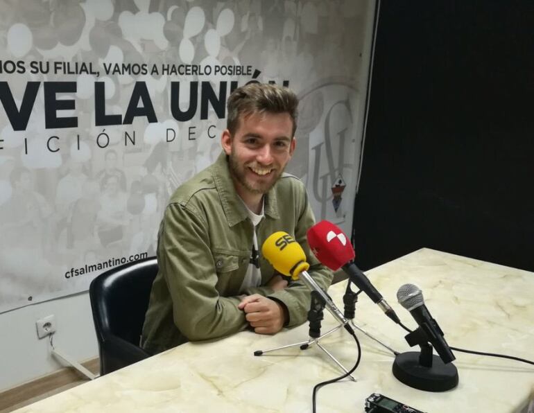 Pablo Cortés, técnico del Salmantino, durante una rueda de prensa