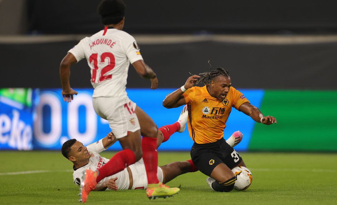 Adama Traoré, en la acción que acabó en penalti en contra del Sevilla.