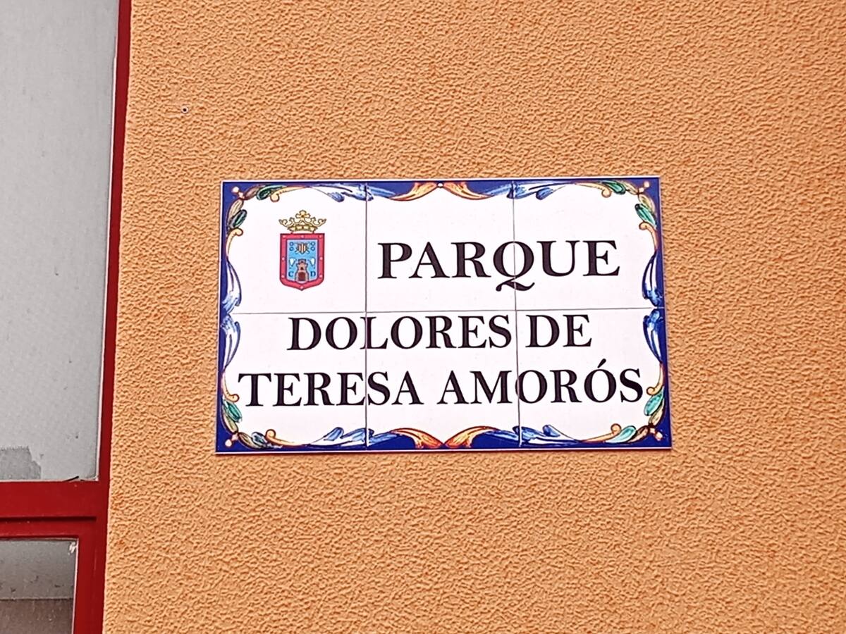 Caudete cuenta con un espacio público, una calle, que desde hace unos días lleva el nombre de Dolores de Teresa Amorós.
