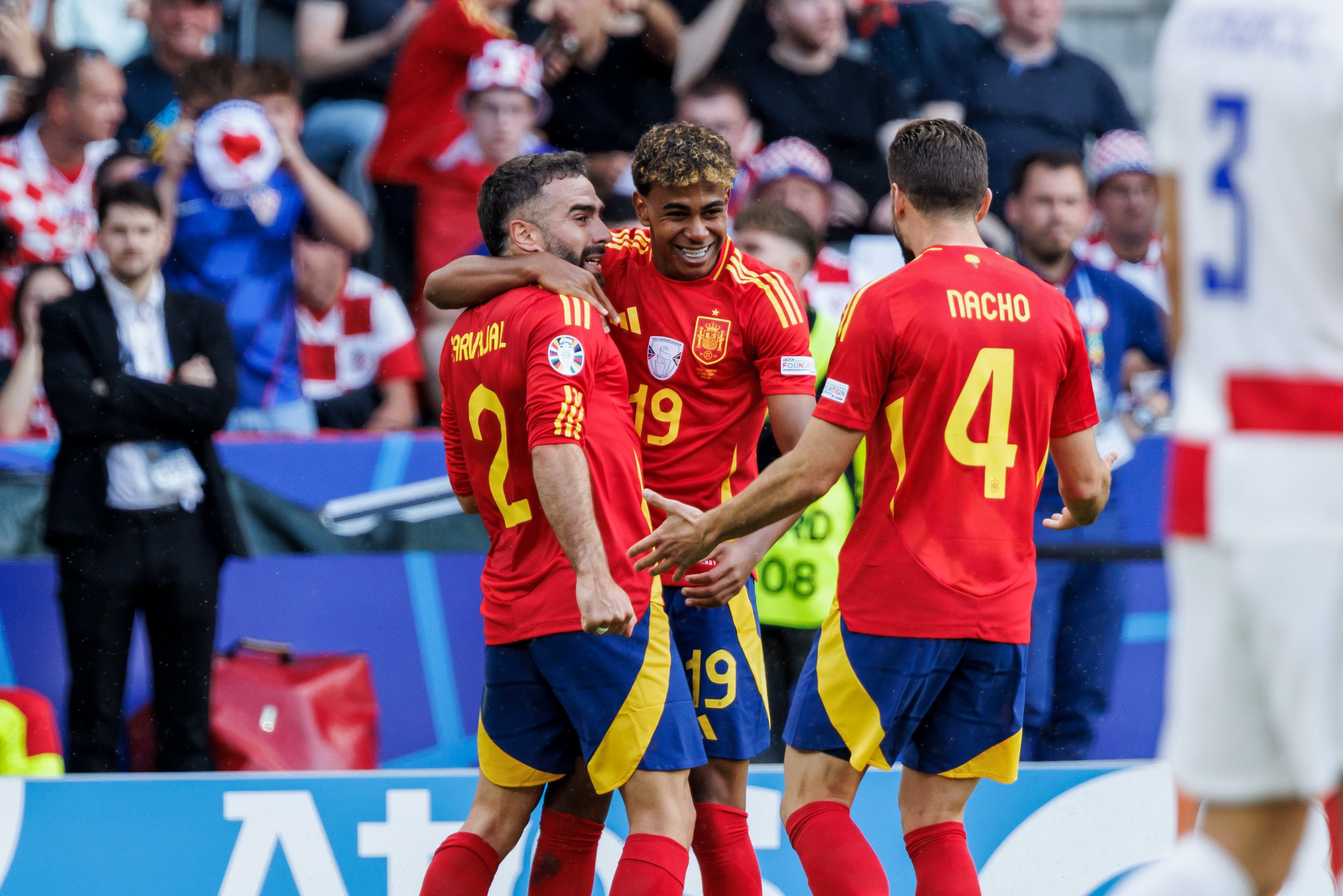 La Selección Española celebra uno de sus goles durante su debut en la Euro 2024 ante Croacia