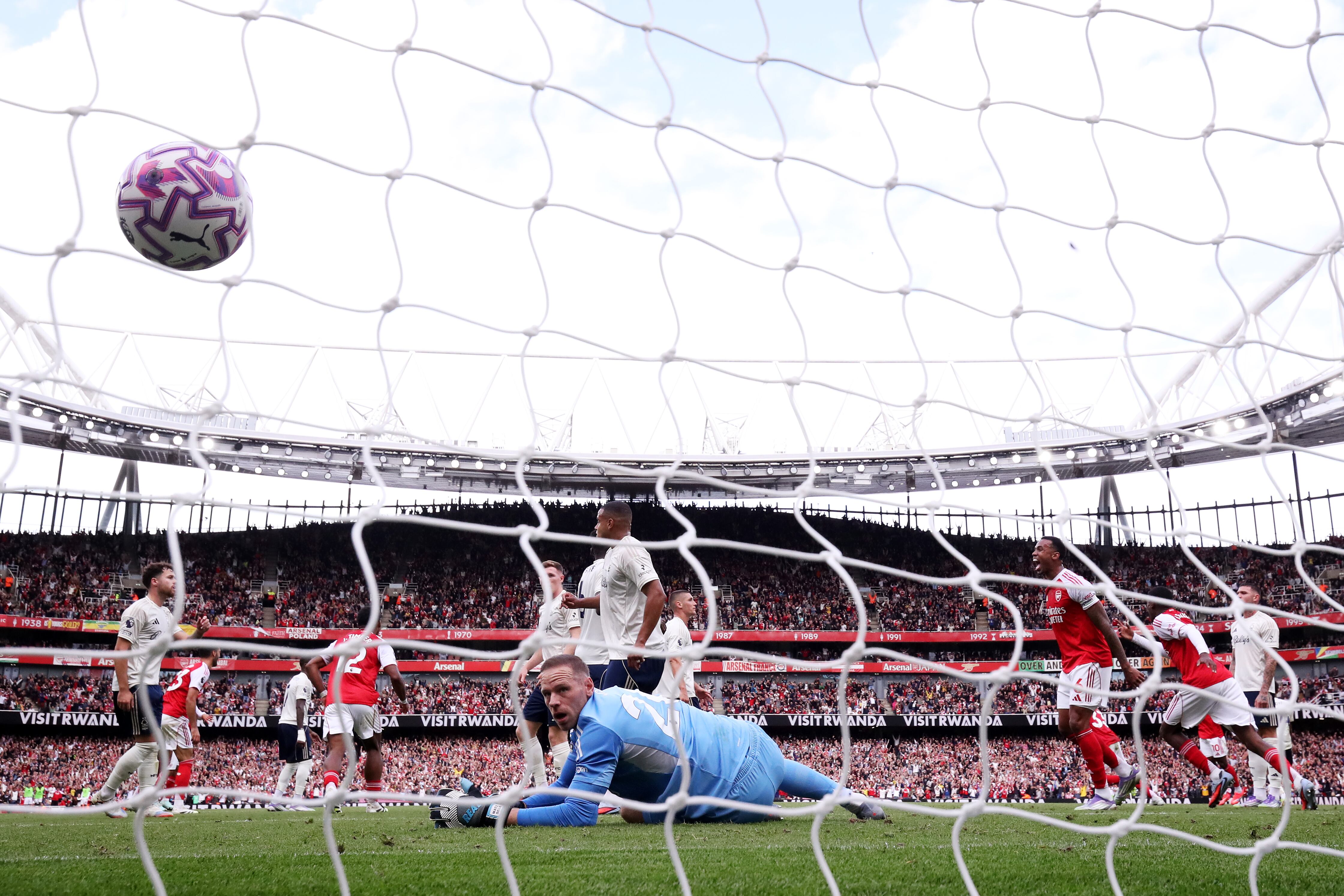 LONDON, ENGLAND - SEPTEMBER 13: Martin Zubimendi of Arsenal scores his team's first goal during the Premier League match between Arsenal and Nottingham Forest at Emirates Stadium on September 13, 2025 in London, England. (Photo by Jack Thomas/Getty Images)