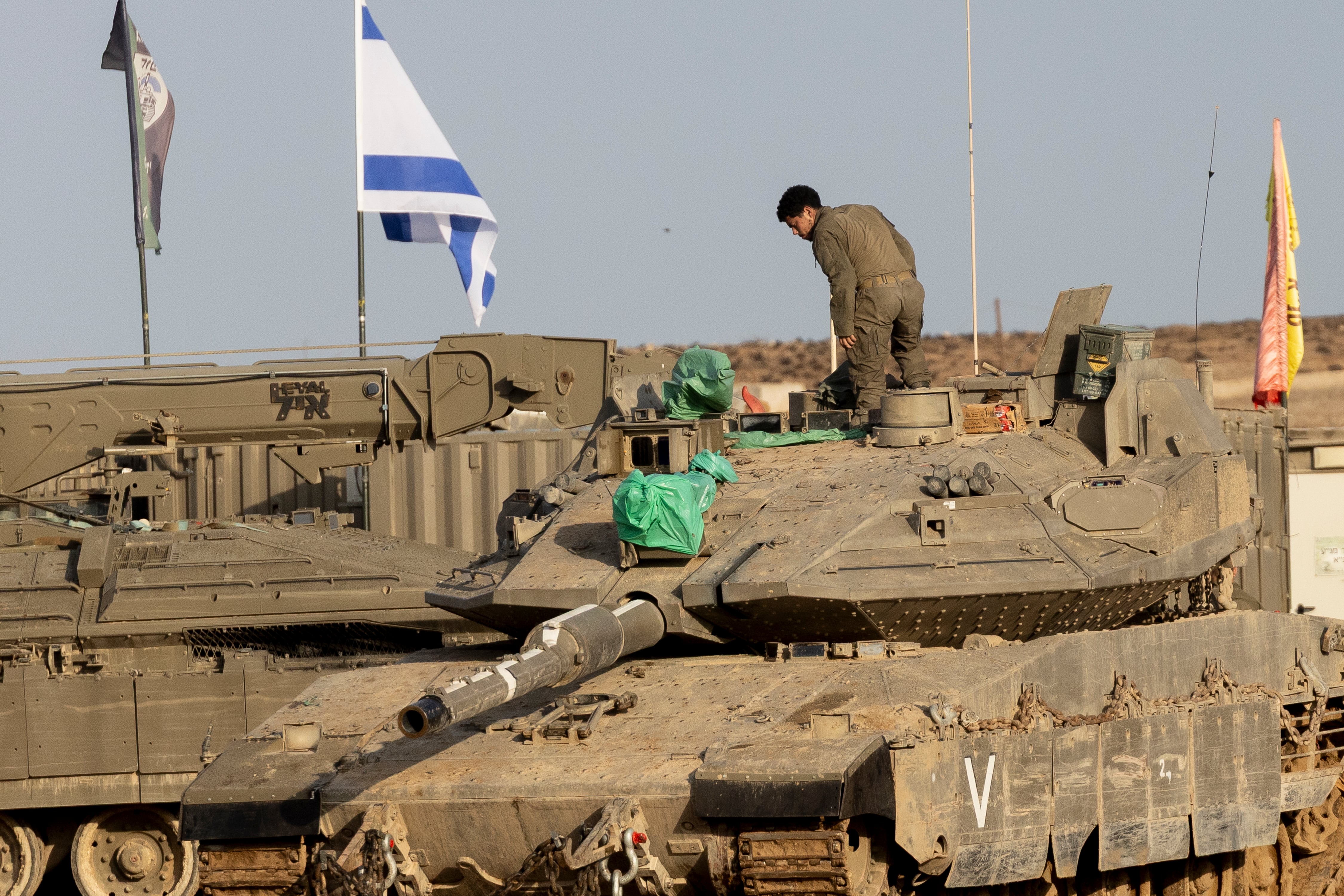 Un soldado israelí en un tanque junto a la Franja de Gaza en este mes de diciembre