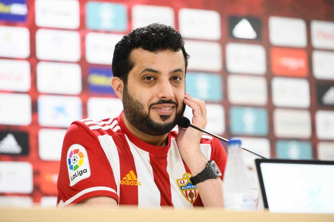 Turki Al-Sheikh en la sala de prensa del Mediterráneo.