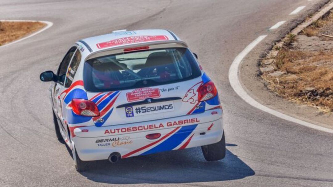 David Medina con su Peugeot correrá este fin de semana en Vejer  