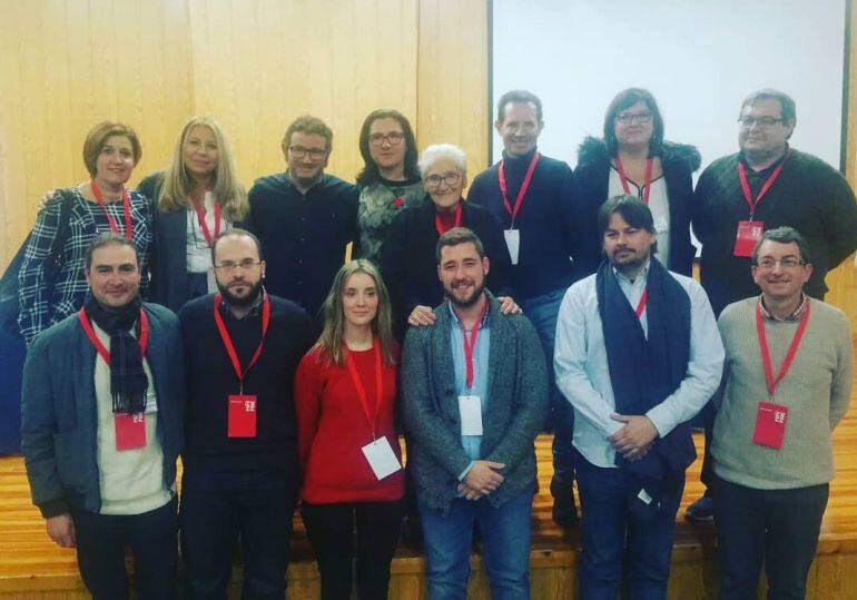 Parte de la Ejecutiva Comarcal del PSPV-PSOE de la Marina Alta, con el secretario general, Óscar Mengual.