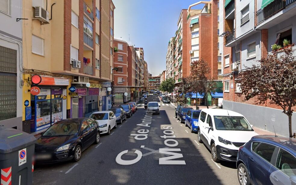 Calle de Mompeón Motos en el barrio de las Delicias de Zaragoza
