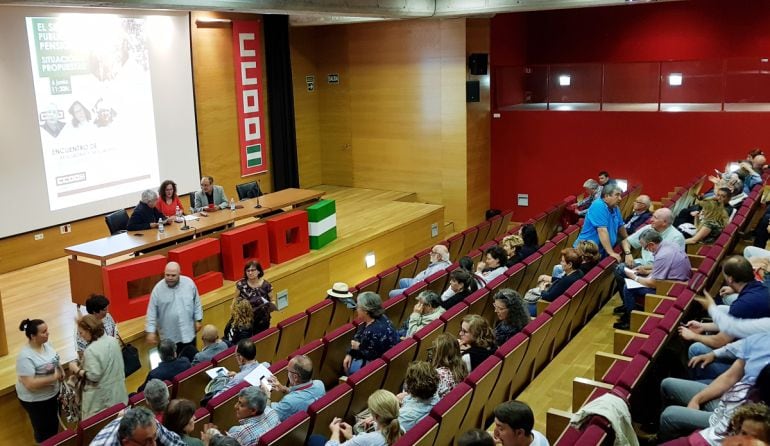 Asamblea sobre pensiones en CCOO Granada