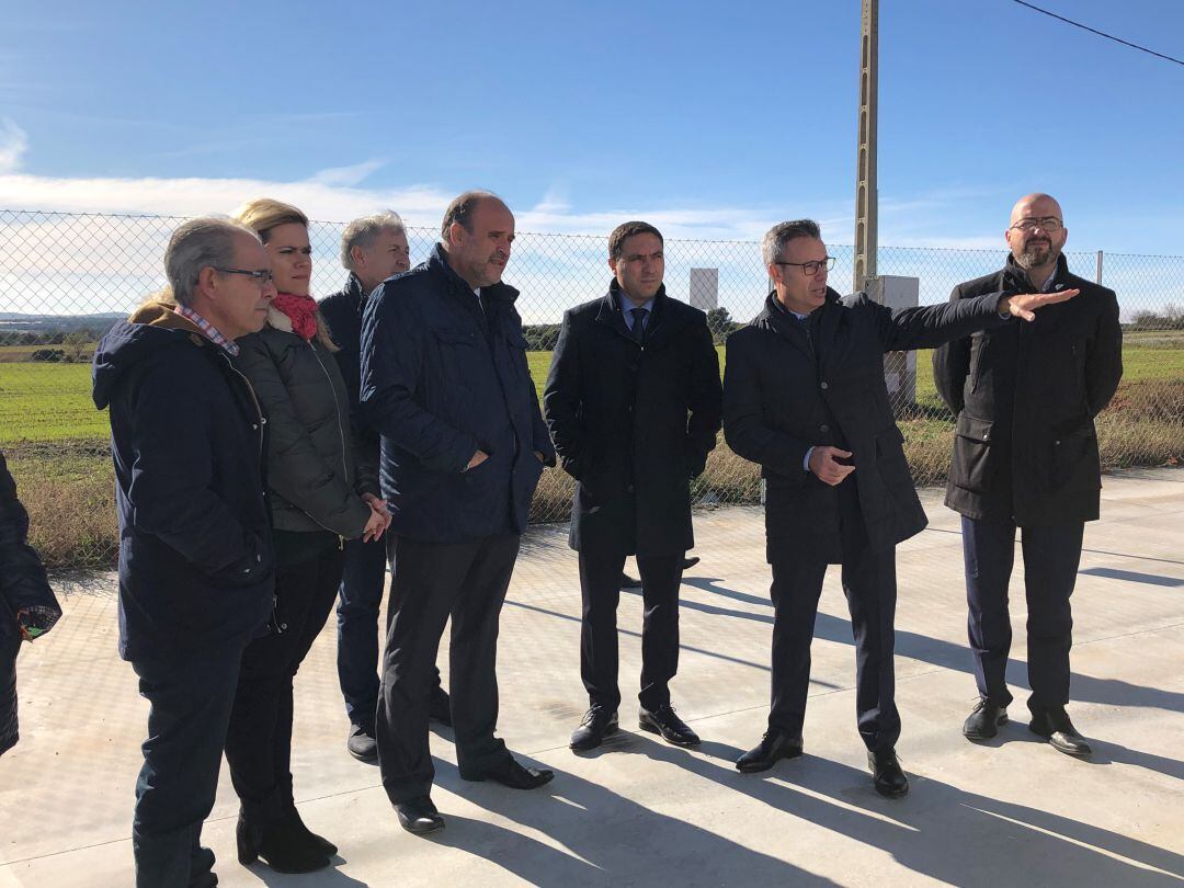 Autoridades presentes en la inauguración de la planta de gas natural en Campillo