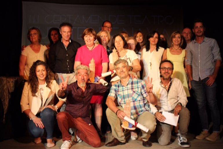 Foto de clausura del certamen con presencia del conocido actor Sergio Pazos (en primer término, segundo por la izquierda)