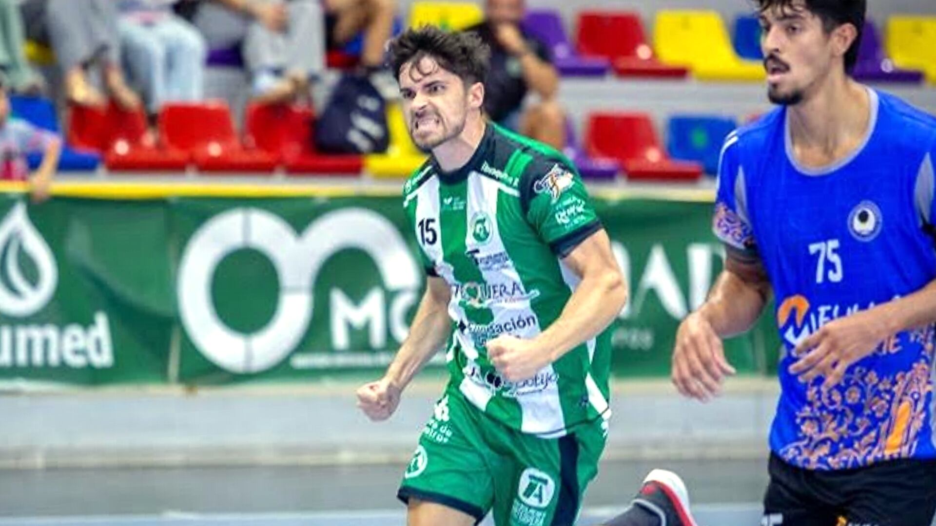 Fernando Moreno celebra un gol en el Fernando Argüelles