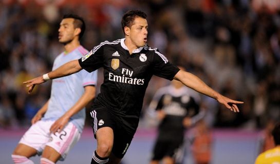 Chicharito Hernández celebra un gol en Balaídos.