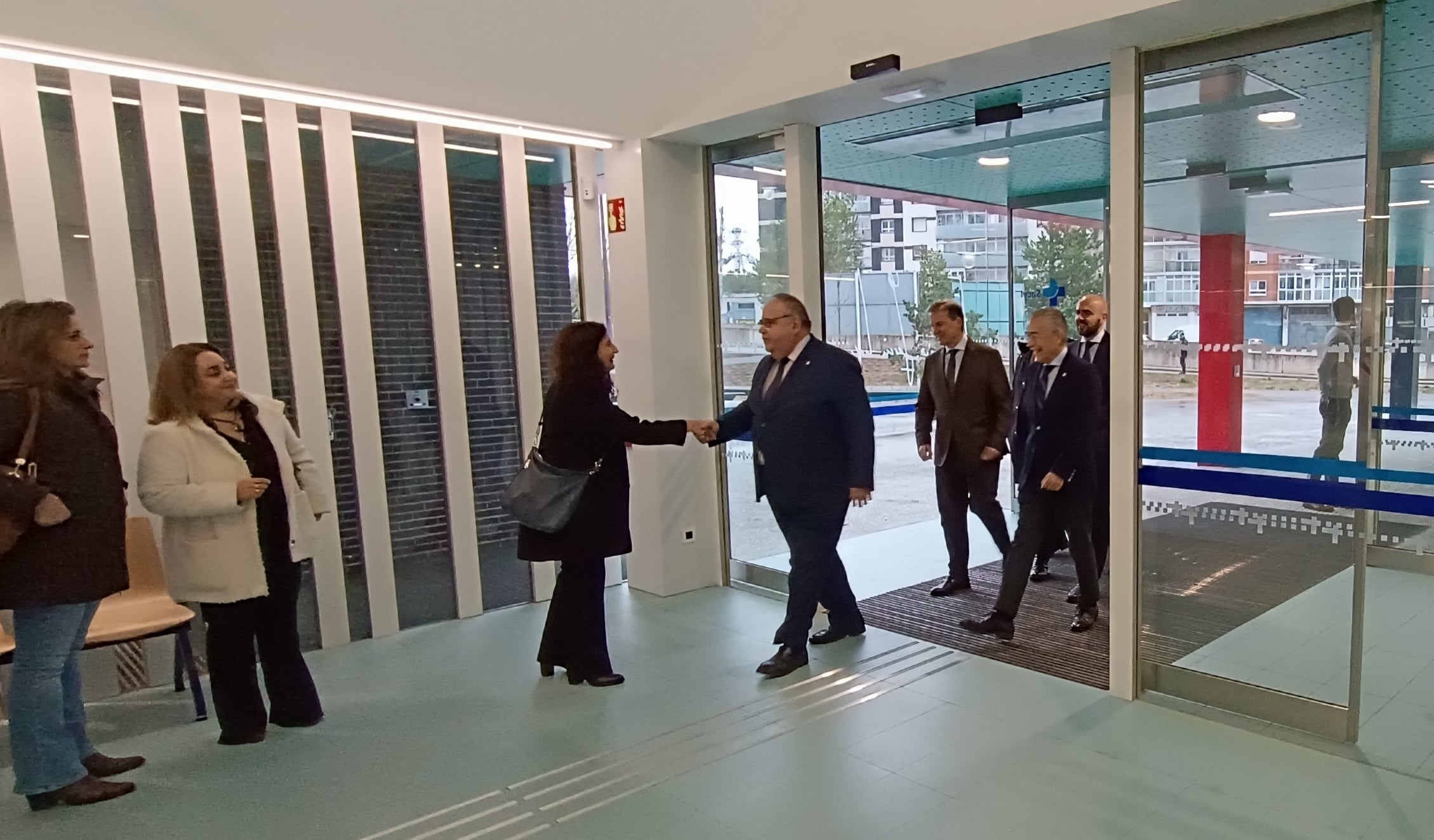 El consejero de Sanidad, Alejandro Vázquez, ha visitado el nuevo centro de salud para Gamonal y Capiscol