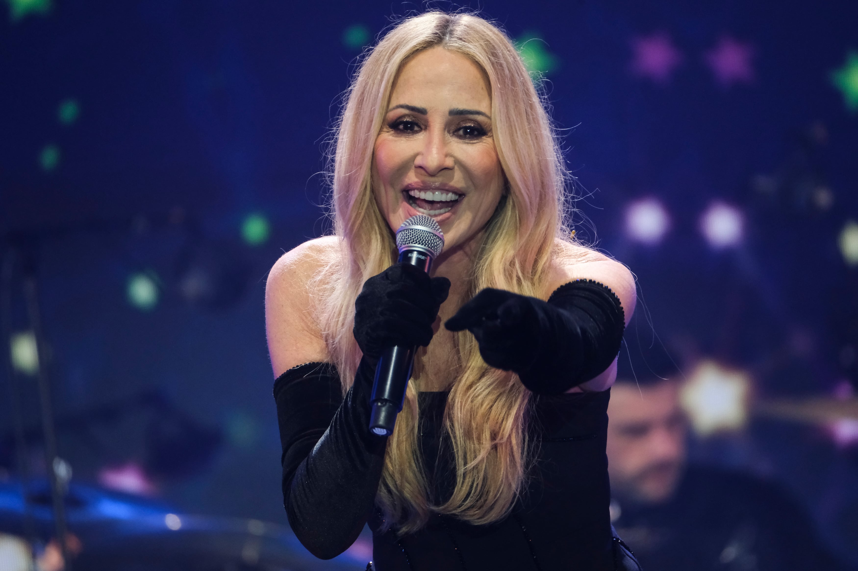 SANTA CRUZ DE TENERIFE, 12/03/2026.- La cantante Marta Sánchez actúa este jueves durante la gala de los Premios Dial celebrada en el Recinto Ferial de Santa Cruz de Tenerife. EFE/Alberto Valdés