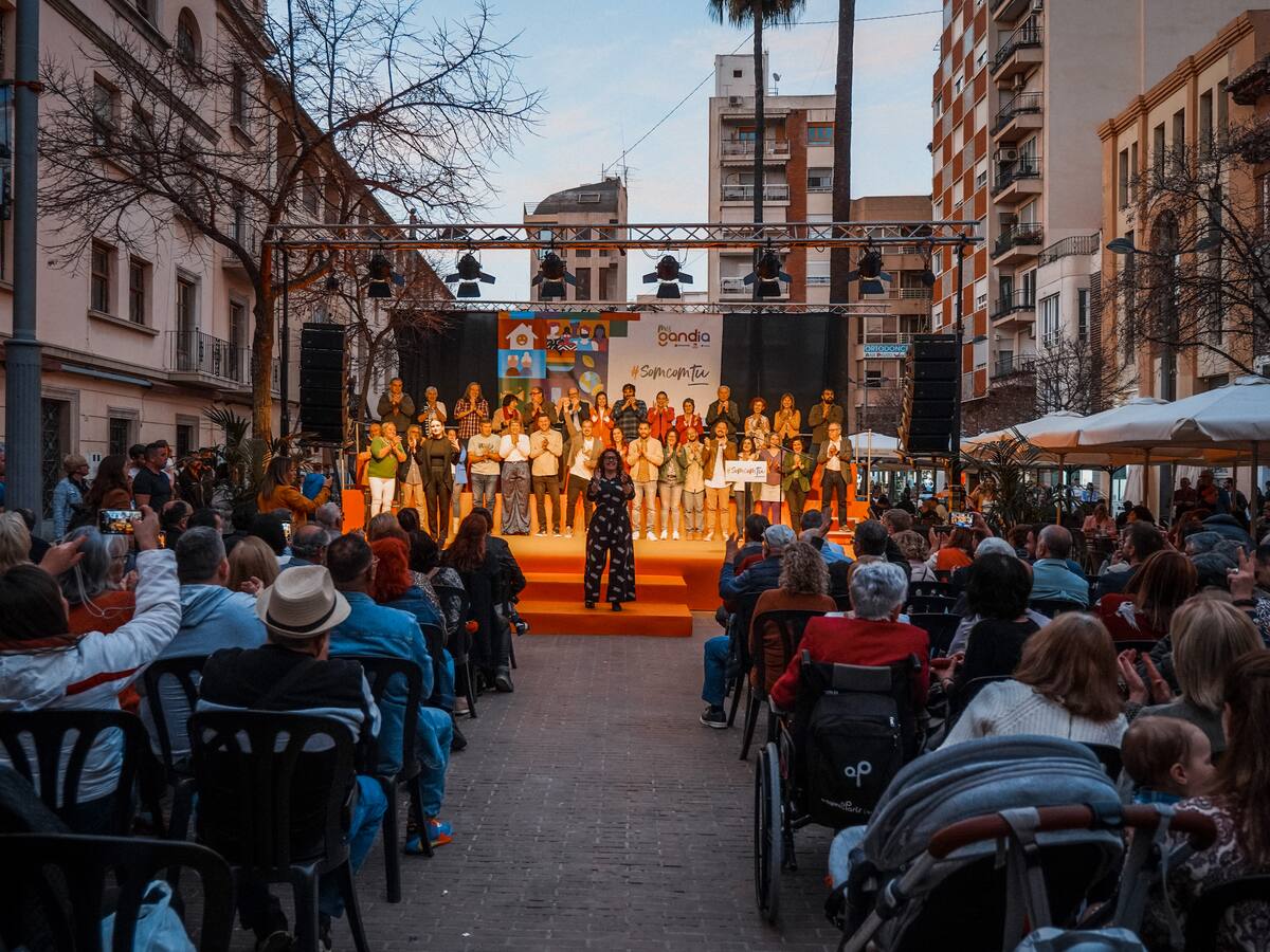 Més Gandia conseguía llenar el sábado toda la plaza Jaume I