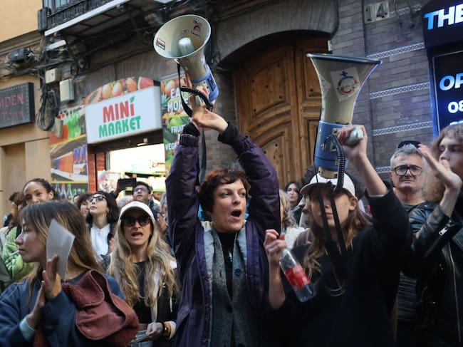 Esta mañana se ha vuelto a llevar a cabo una concentración en las inmediaciones del edificio