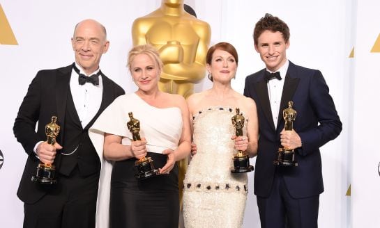 J.K. Simmons, Patricia Arquette, Julianne Moore y Eddie Redmayne posan con sus premios