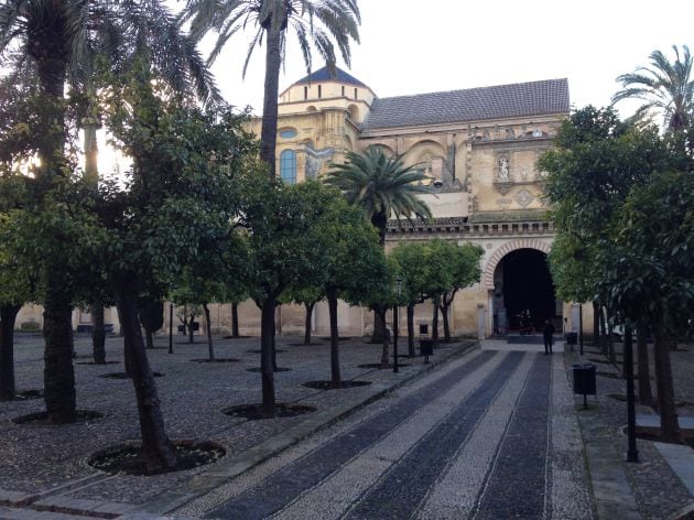 Patio de los Naranjos de la Mezquita Catedral.