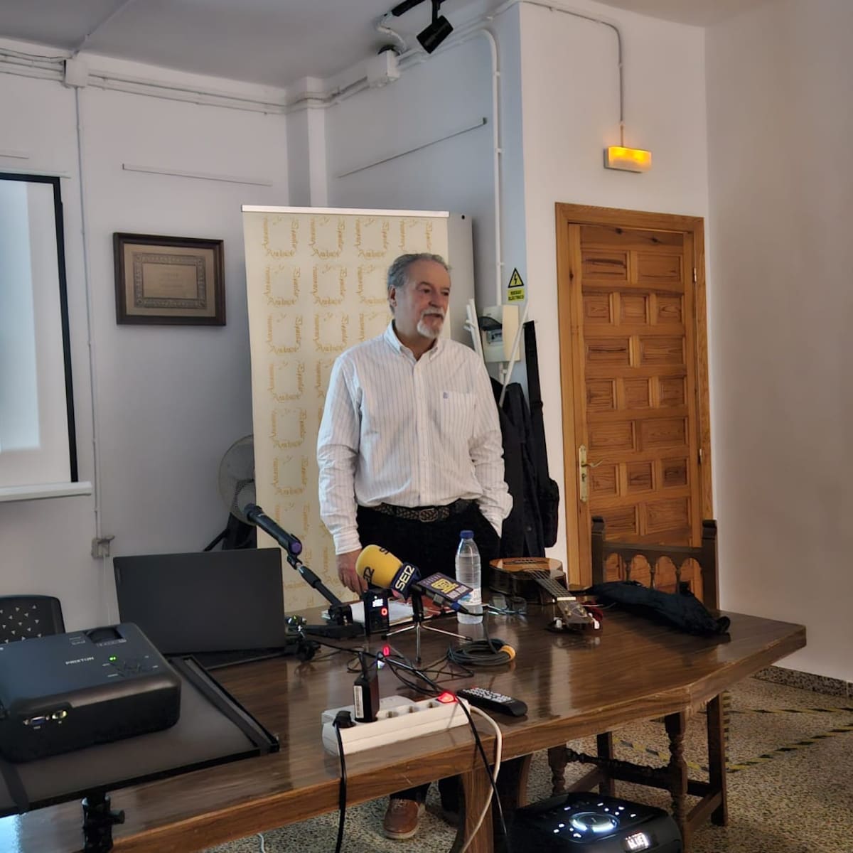 La Cita Folk de Jódar inaugura su 54ª edición con José Antonio Alonso en el Espacio Andaraje, con la conferencia – recital 'La protección en la cultura tradicional y sus símbolos'